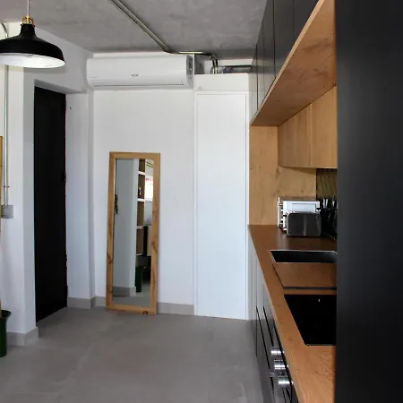 Loft Apartment *